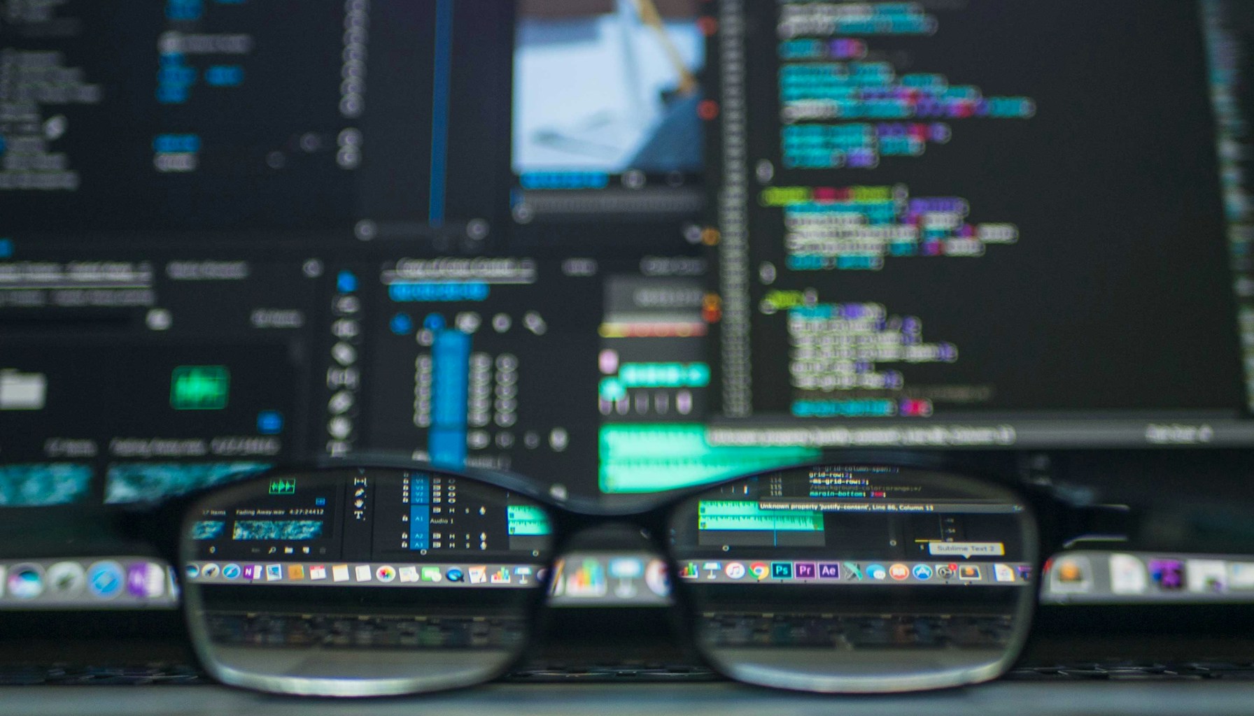 Code editor showing content quality metrics and optimization