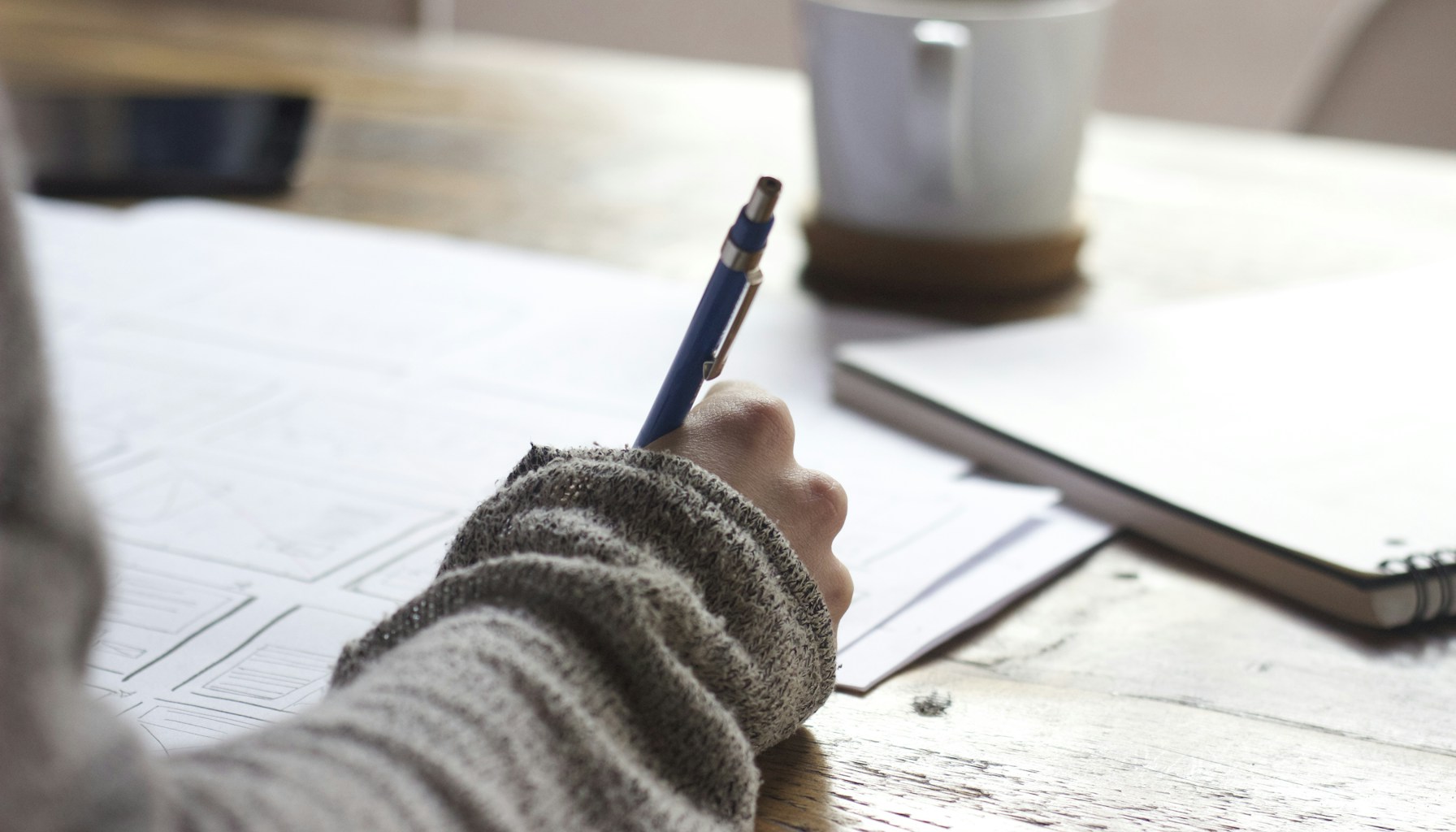 Content writer structuring definitions for maximum AI citation potential